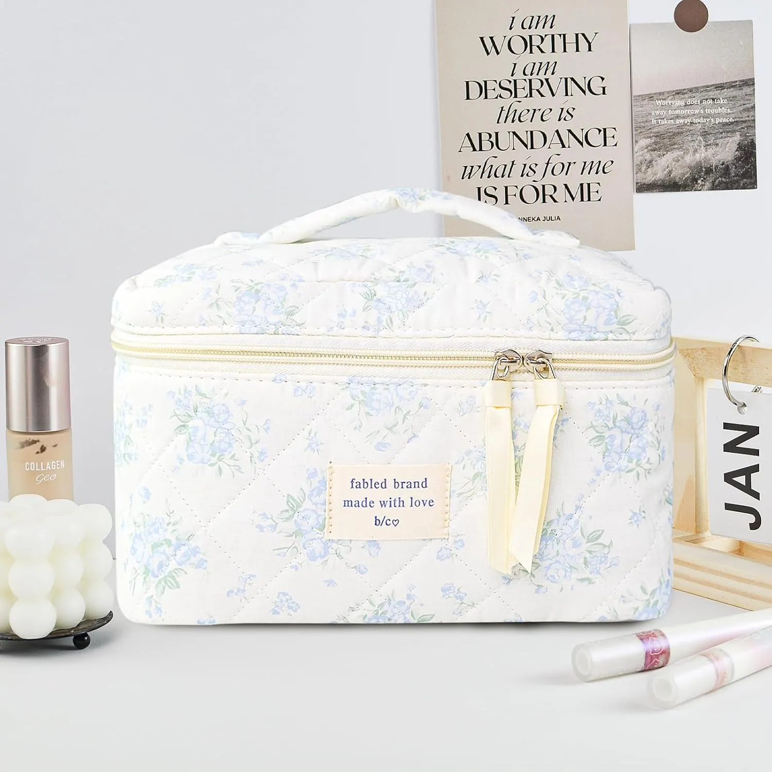 Makeup Bag, Floral Quilted Cosmetic Bag, Large Travel Aesthetic Make up Bag, Cute Coquette Toiletry Bag for Women Girls