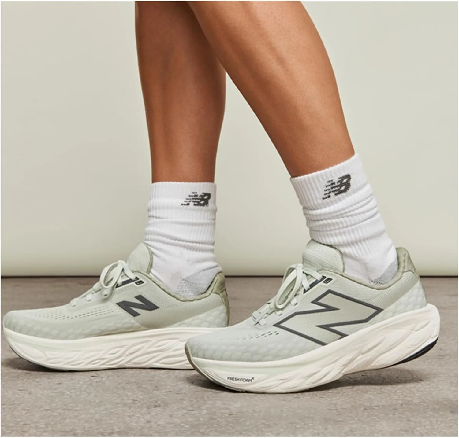 New Balance Men's Fresh Foam 680 V8 Running Shoe
