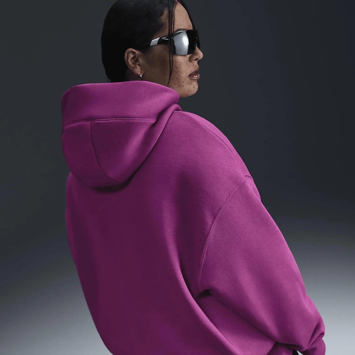 Nike Sportswear Phoenix Fleece Women's Oversized Pullover Hoodie (Plus Size) (DV4984-518, Hot Fuchsia/Sail)